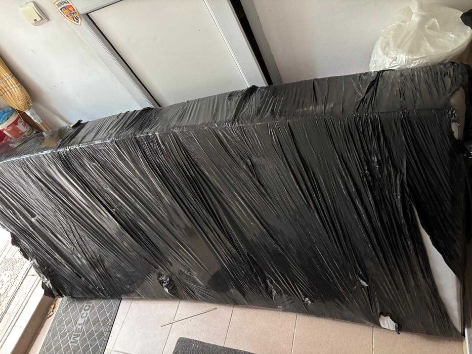 Pat copii Ikea alb 90x200 cu somiera si saltea inclusa