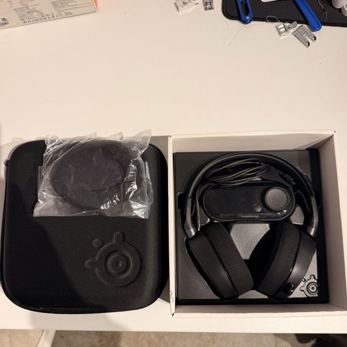 Steeelseries Arctis Nova Pro