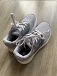 Маратонки adidas N38