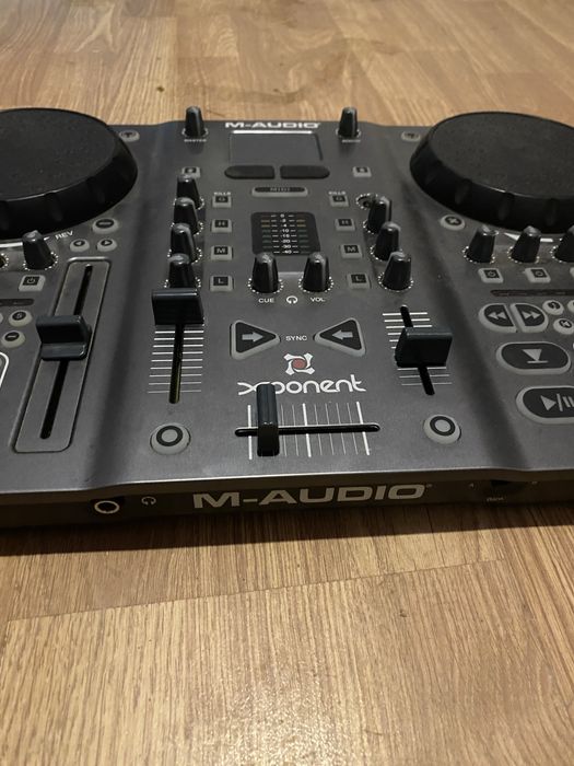 De vanzare Consola dj M-Audio