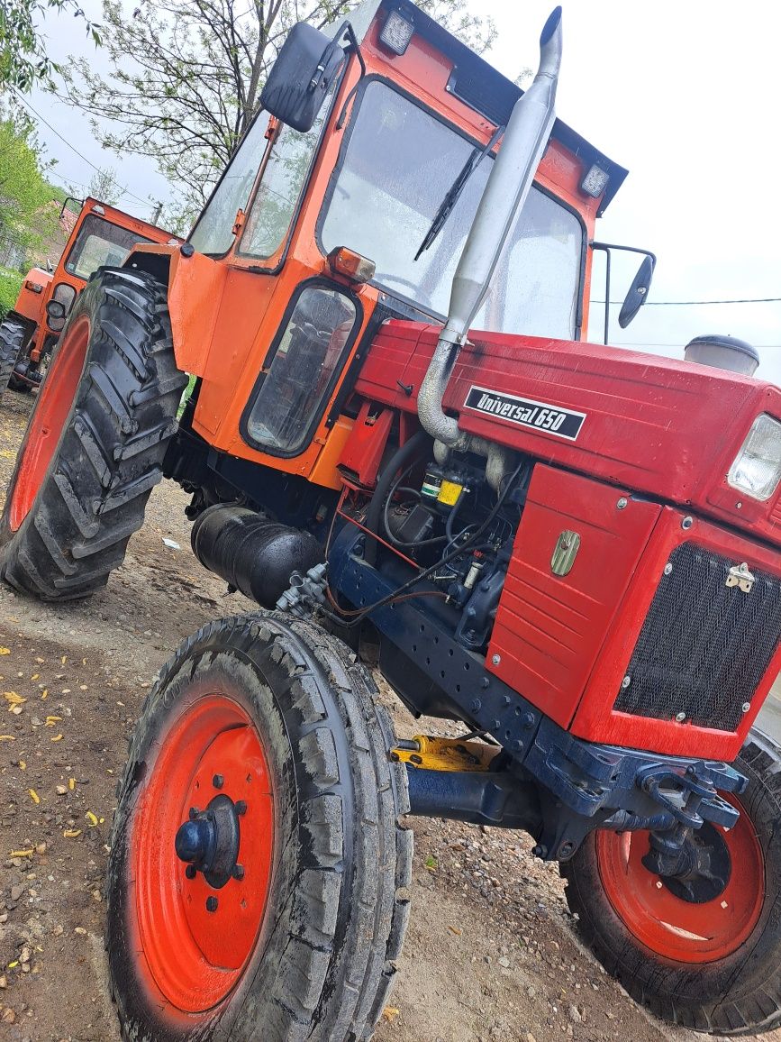 Vând tractor 650