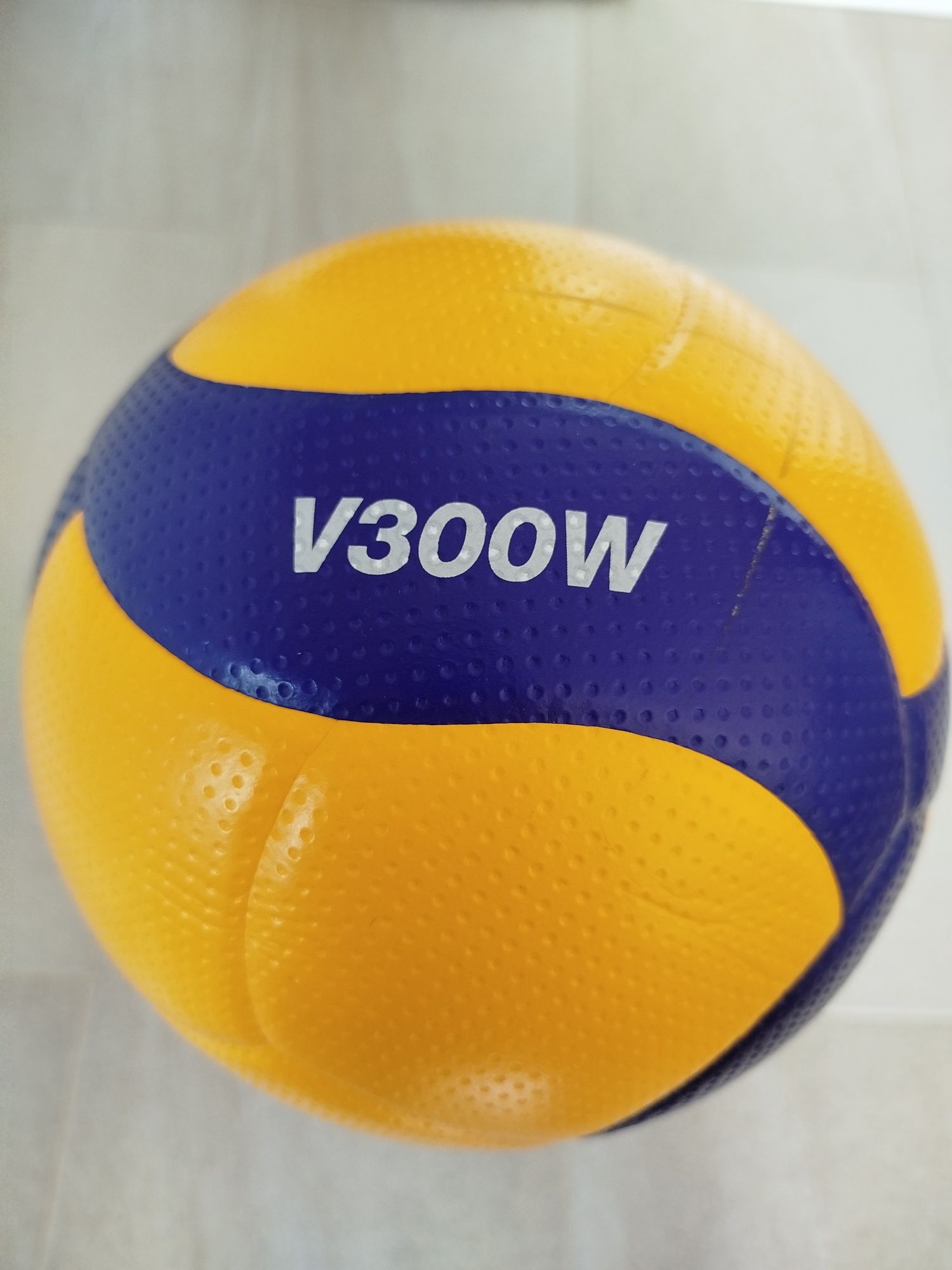 Волейболна топка Mikasa V300W