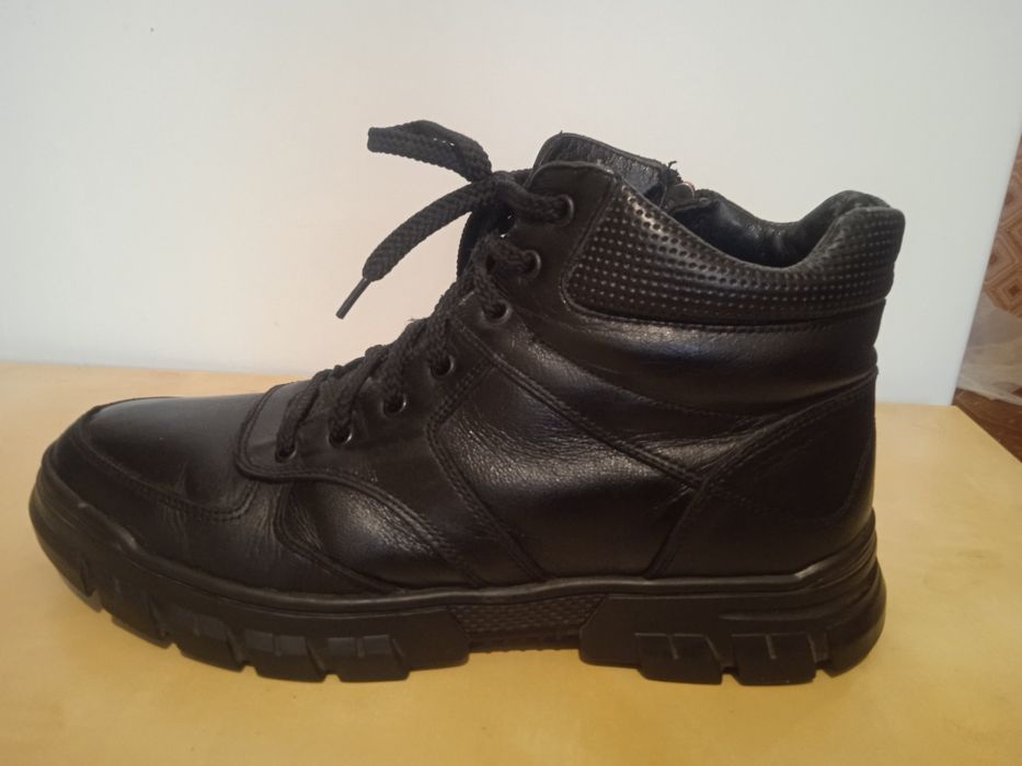 Зимние ботинки из натуральной кожи и меха.Подошва ТЭП.Р 40.