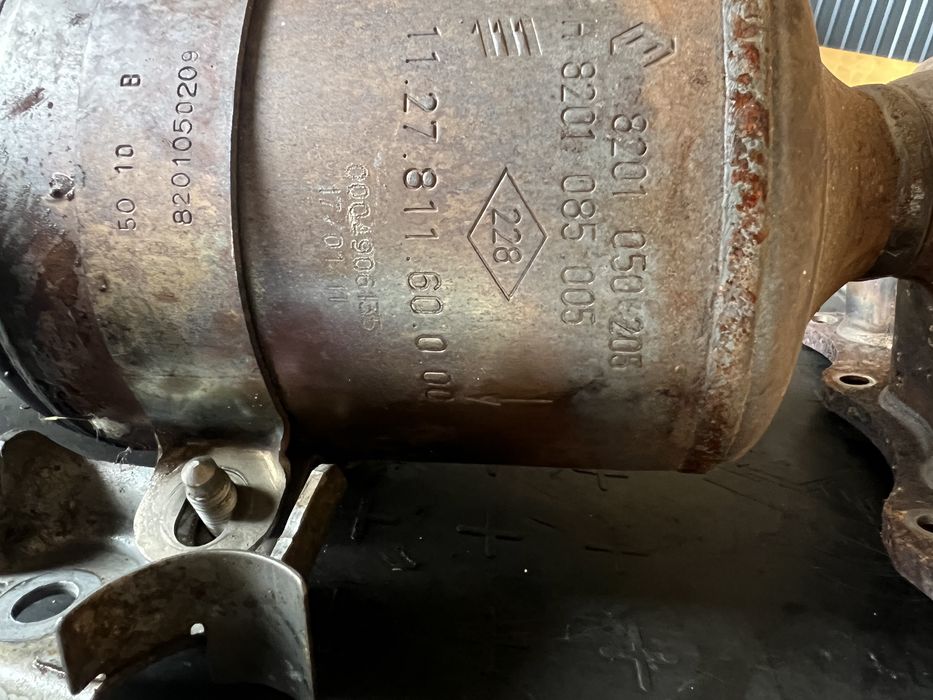 Catalizator dacia logan 1.6 benzina 2010 in perfecta stare de function