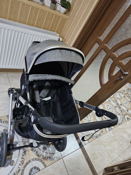 Cărucior bebeluși