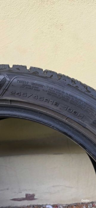 Vând anvelope de iarnă Goodyear- 245/45/18