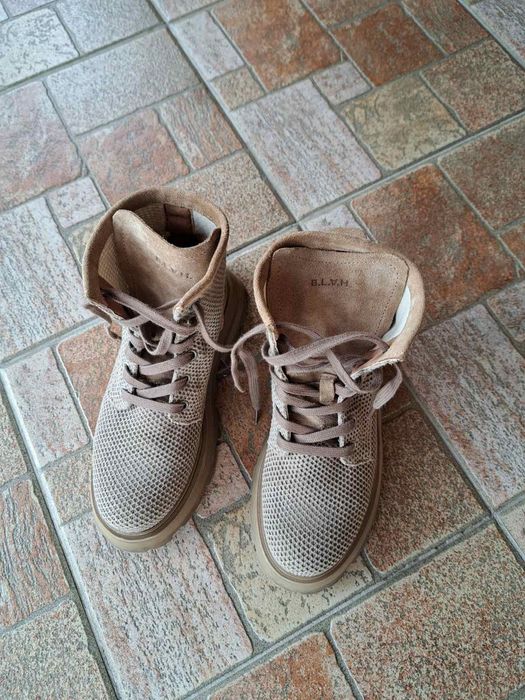 Бежови дамски боти размер 37