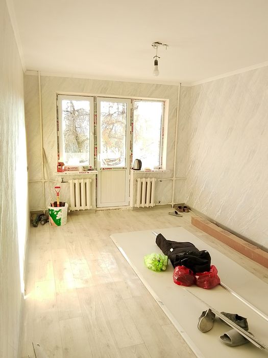 1к 2этаж  ост Кристал  Ремонт  идёт.