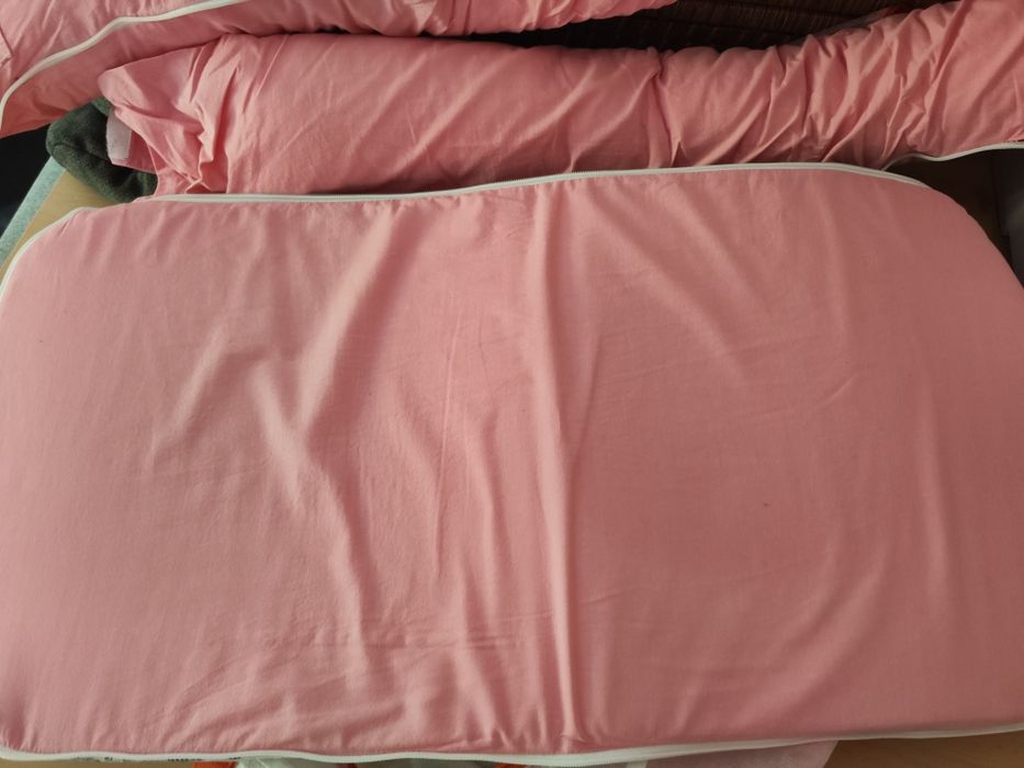 Vând BabyNest cuib bebe