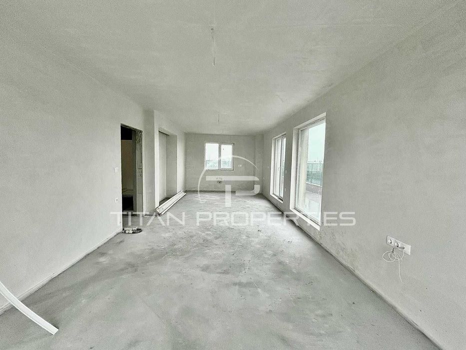 Продава се Тристаен апартамент в Пловдив, Христо Смирненски - 143 кв.м за 2060 €/кв.м - Снимка #1