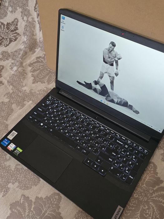 Игровой ноутбук Lenovo IdeaPad Gaming в хорошем состоянии