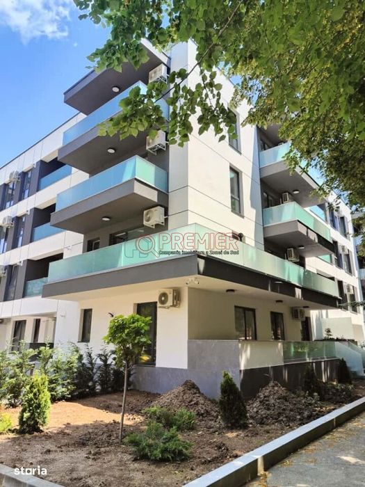 EROI REVOLUTIEI - 2 Camere - 10 minute Metrou