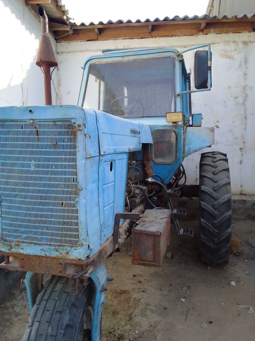 Трактор Беларусь мтз 82 телешкаси билан сотилади.