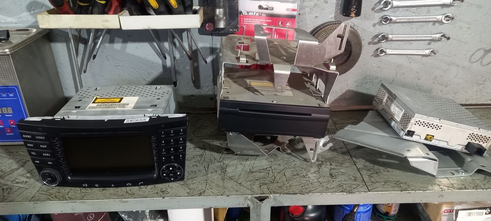 Навигация усилвател и DVD за мерцедес cls 320cdi