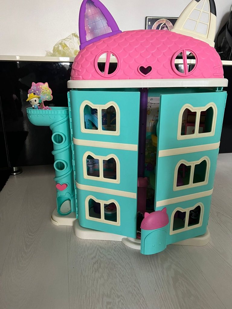 Gabby's Dollhouse