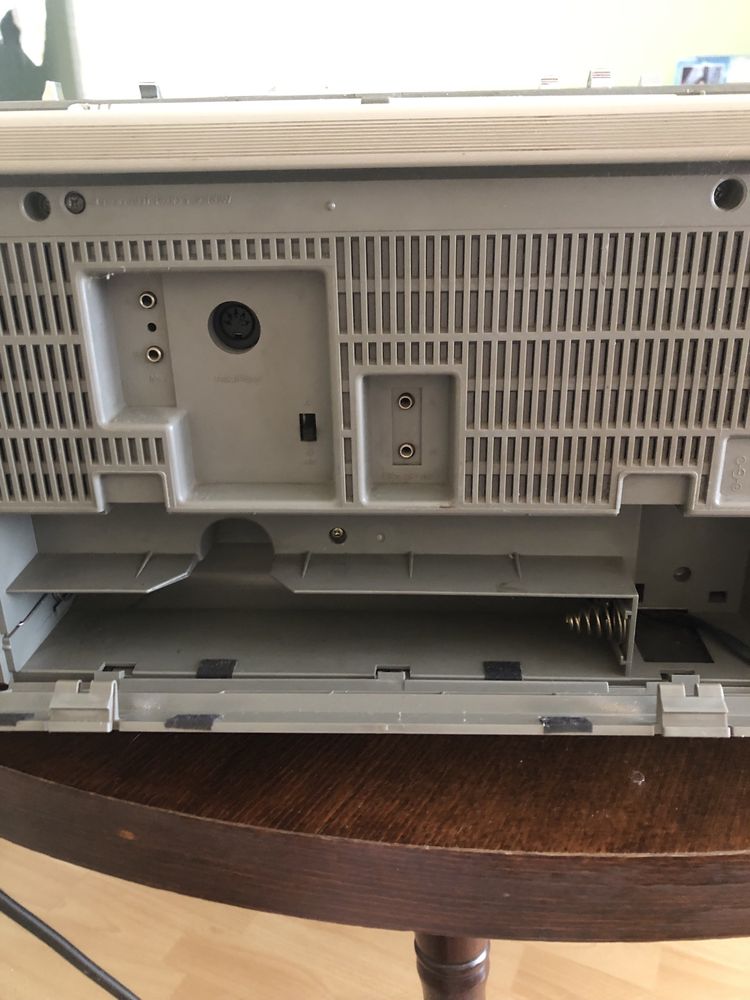 Радиокасетофон Hitachi TRK-W55E
