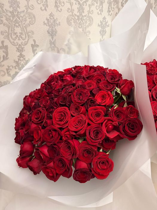 Цветы букет из 101 роз, свежие продам срочно