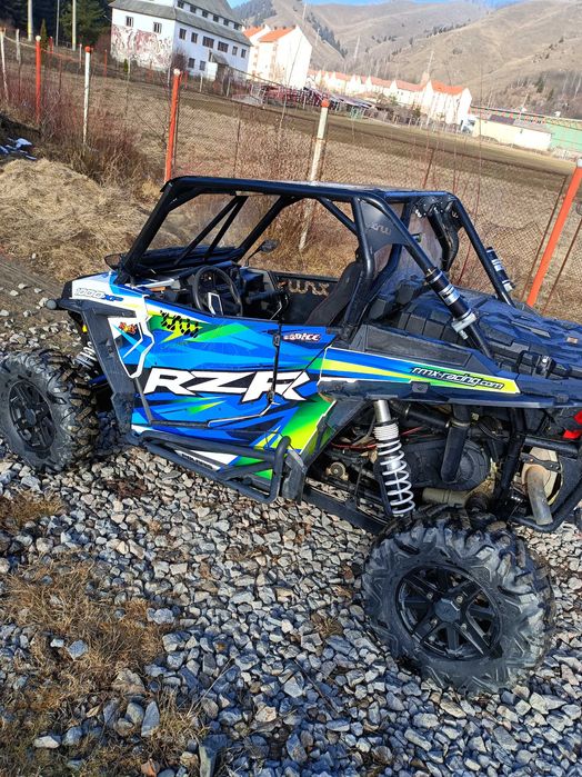 UTV Polaris RZR 1000