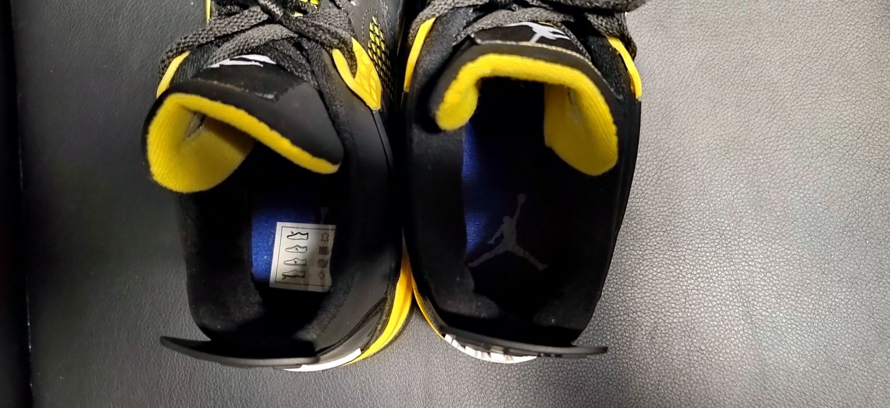 Nike Air Jordan Retro 4 Thunder, номер 40