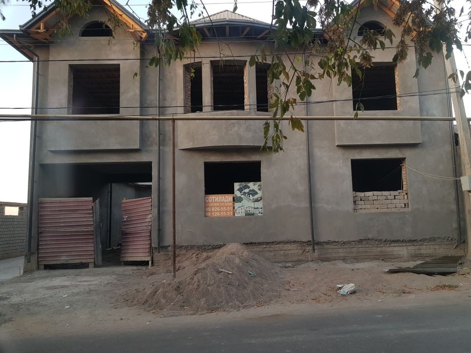 Иззада Токзор махалла охирида 2.5 сотули каробка уй сотилади