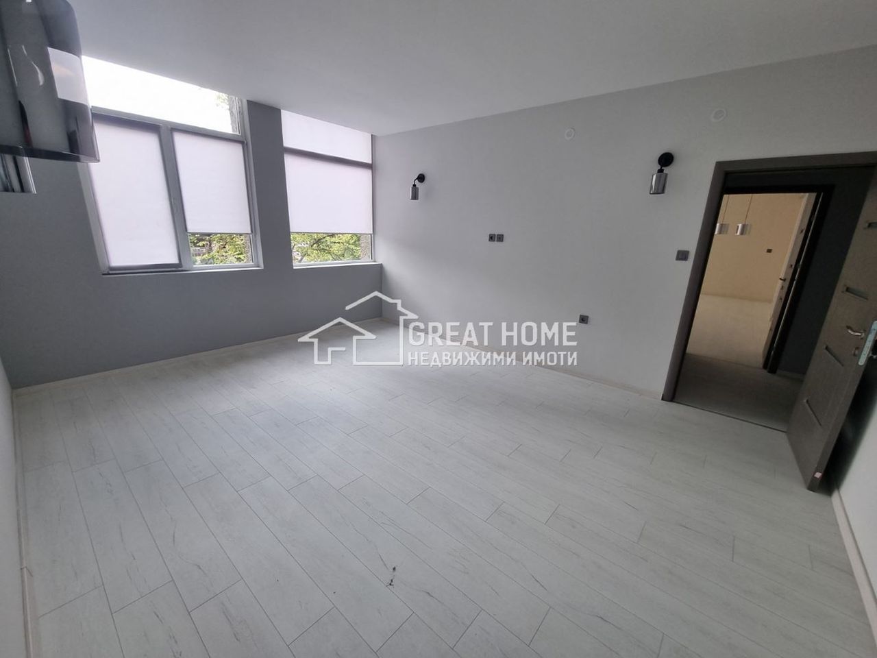 Продава се Четиристаен апартамент в Търговище, Център - 120 кв.м за 1084 €/кв.м - Снимка #4