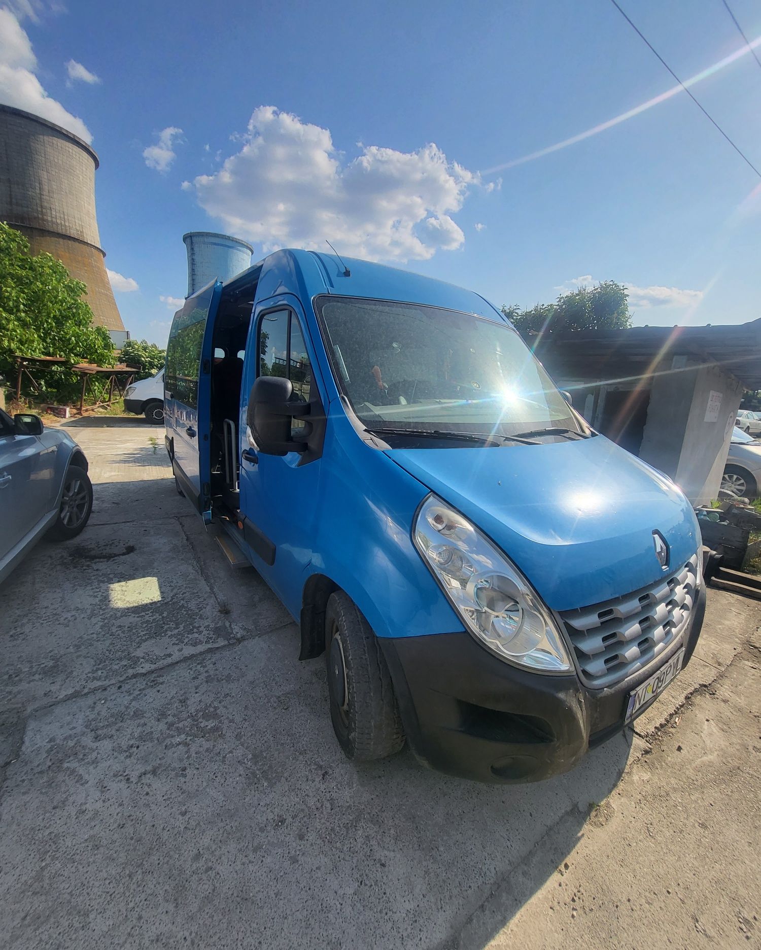 Microbuz Renault Master 17 locuri