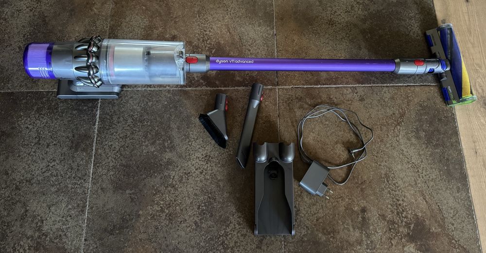 Aspirator vertical Dyson V11 Advanced 545 W laser