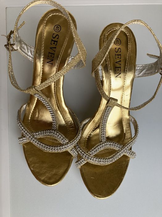 Sandale aurii marimea 40
