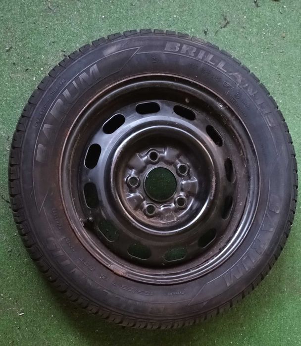 гума дот 0807 размери 185/65/15 барум с джанта с 5 дупки за резервна