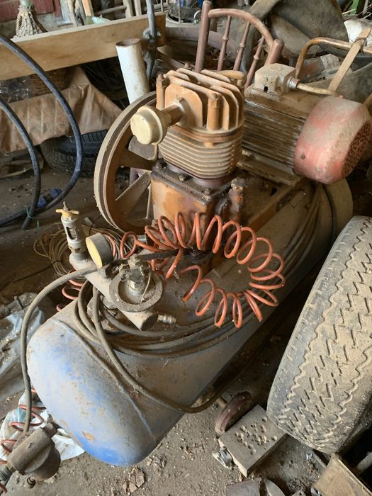 De vanzare Compresor Aer 100L