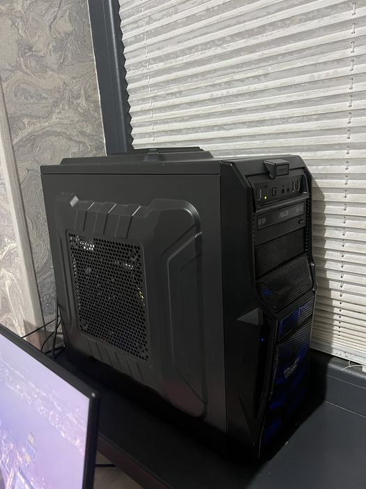 Продается настольный компьютер с монитором