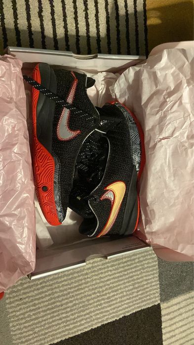 Nike Lebron XX (20) - copii marimea 38.5