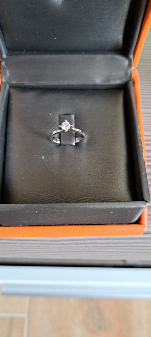 Inel logodna 4 griffes VALENTINO de la Alfieri & St. John plat/diamant