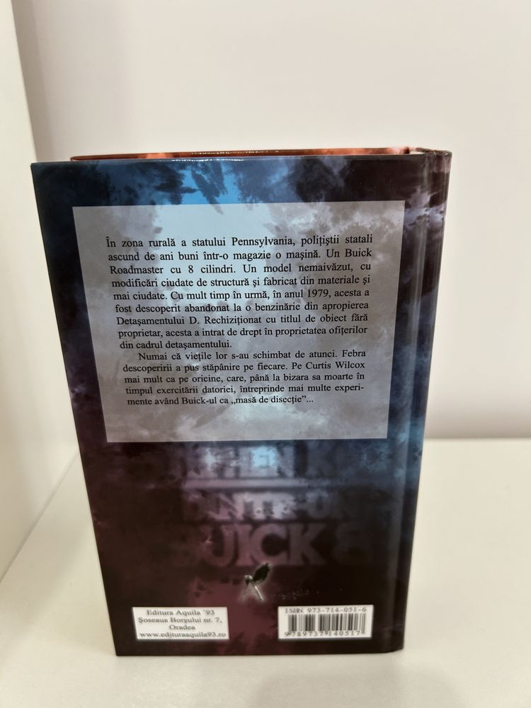 Dintr-un Buick 8 de Stephen King cartonata