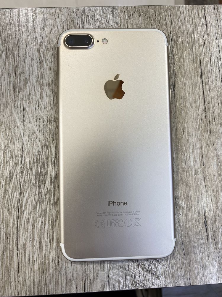 iPhone 7 plus 32Gb Gold