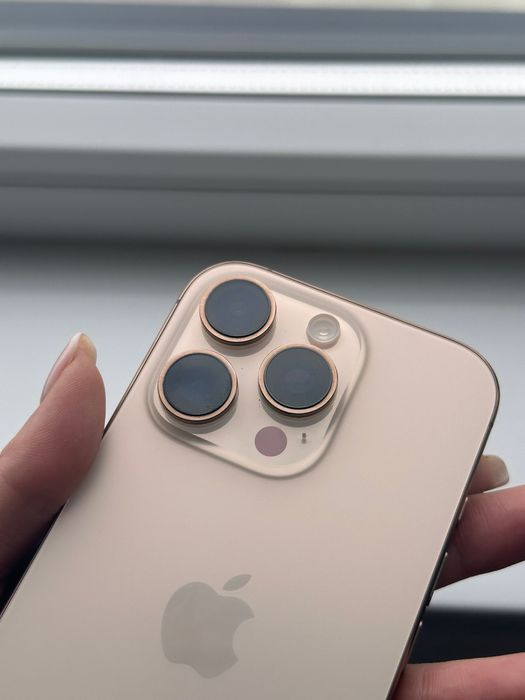 Iphone 16 pro Desert Titanium