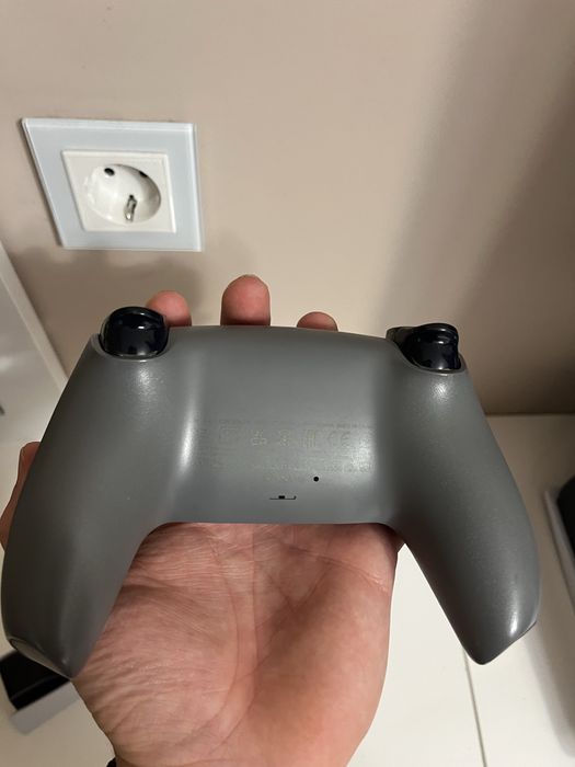 Джойстик за Plystation 5 + Докинг за джойстици