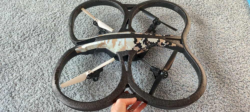 Дрон AR Drone 2.0 в рабочем состоянии 10 000