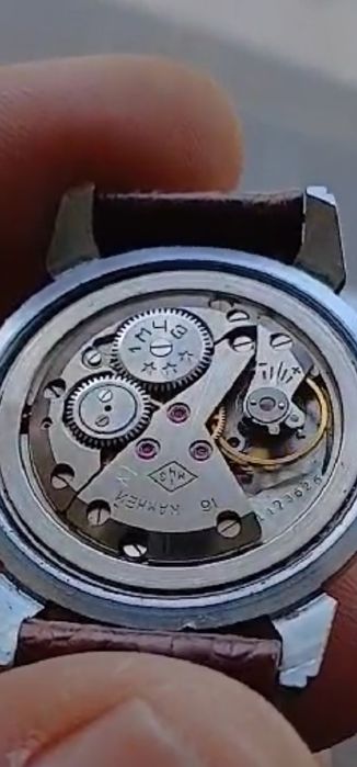 Ceas mecanic sovietic Sputnik 2408, anii ’50, model rar, 16 rubine.