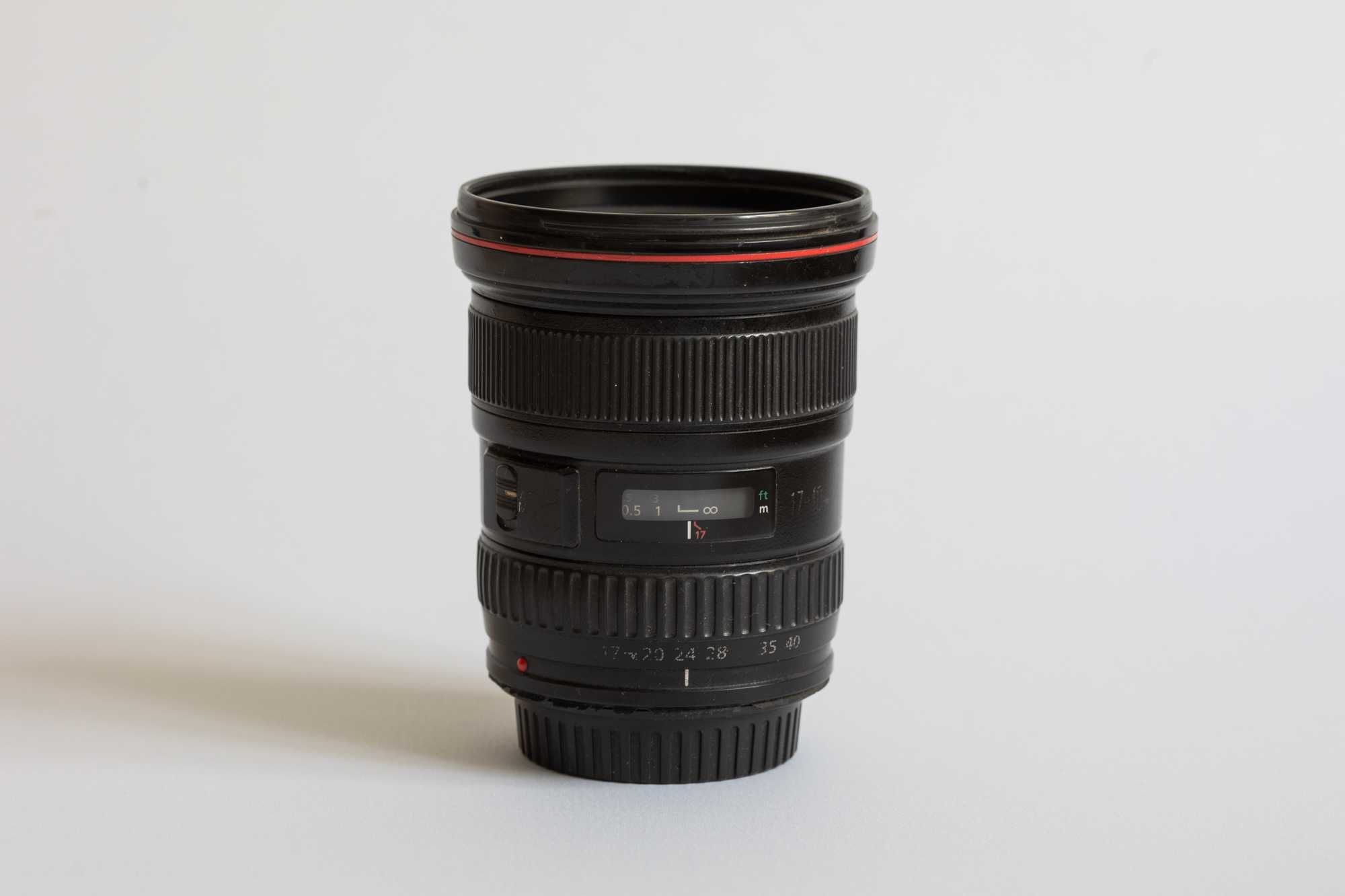 Продавам обектив Canon EF 17-40 f/4 L USM