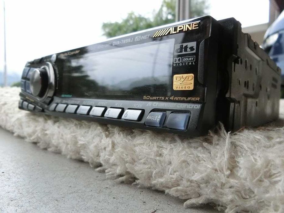 Radio/casetofon si DVD player Alpine DVA 7899J