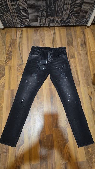 Vând blugi dsquared 2