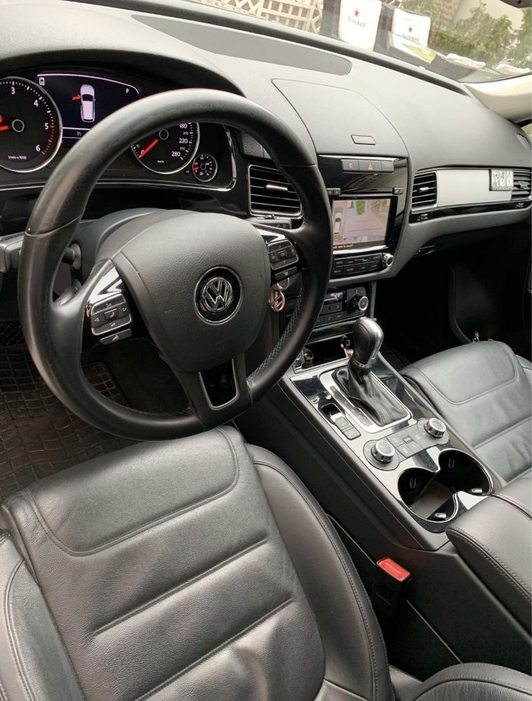 Vând VW Touareg 2014