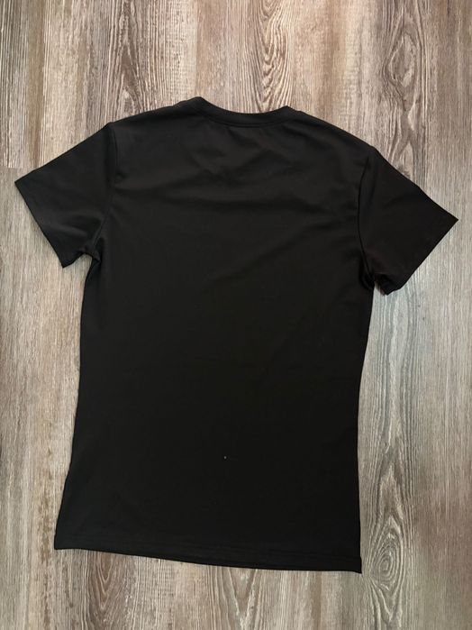 Черна дамска тениска