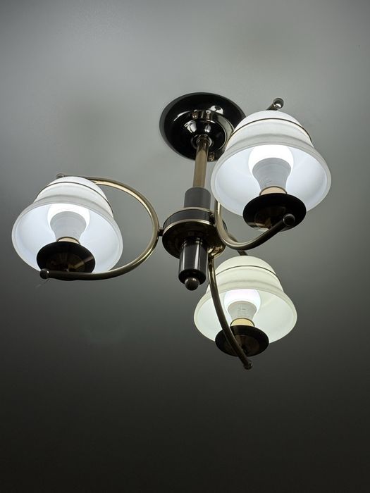 Люстра залға 10.000тг кухняға 5000тг