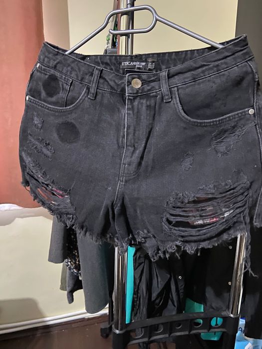 2 pantaloni Scurți din blugi Guess și Madame(albastru și negru)