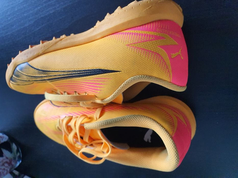 Ghete fotbal copii Puma 34.5