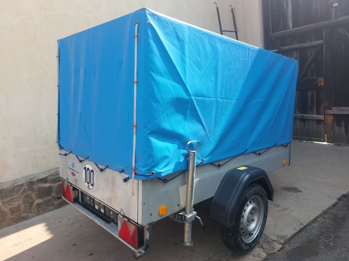 Remorca de 750 kg.