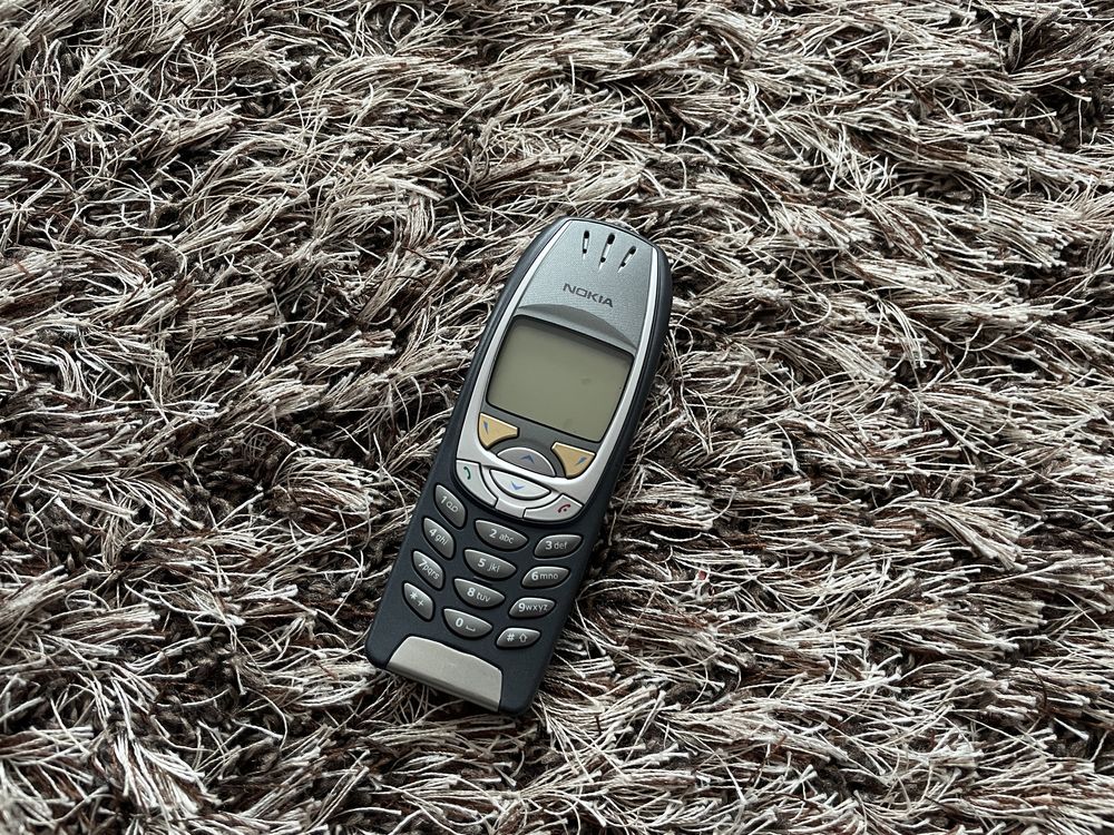 Nokia 6310, culoare deosebita!!De colecție!