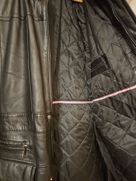 Продавам мъжко кожено яке